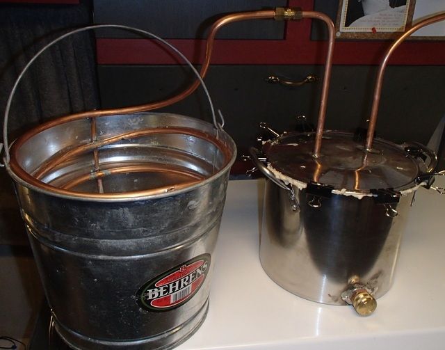 My stock pot still Home Distiller